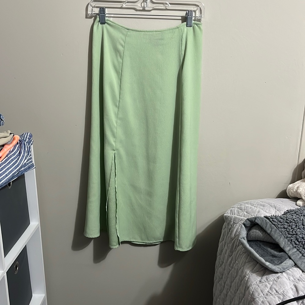 Green Maxi skirt w/ slit